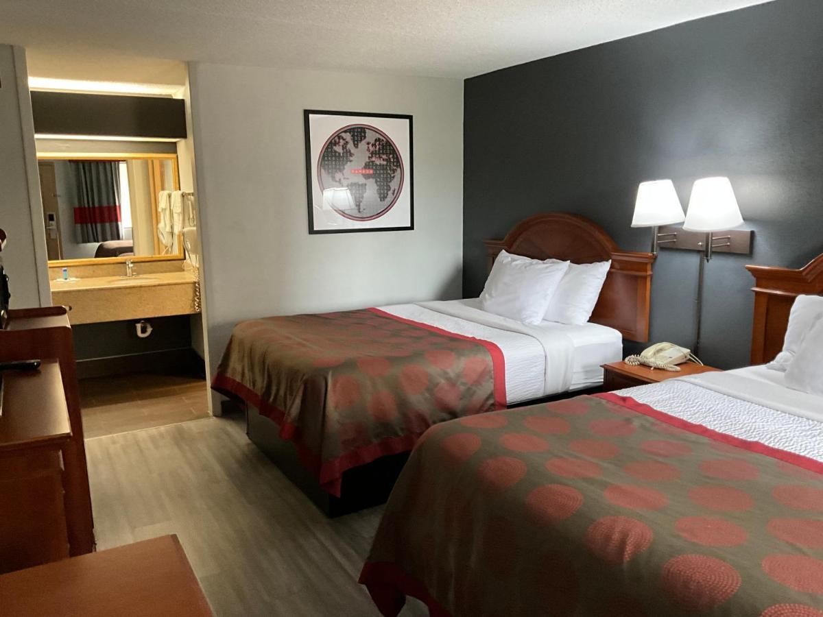 Hotel Ramada By Wyndham Macon Exterior foto