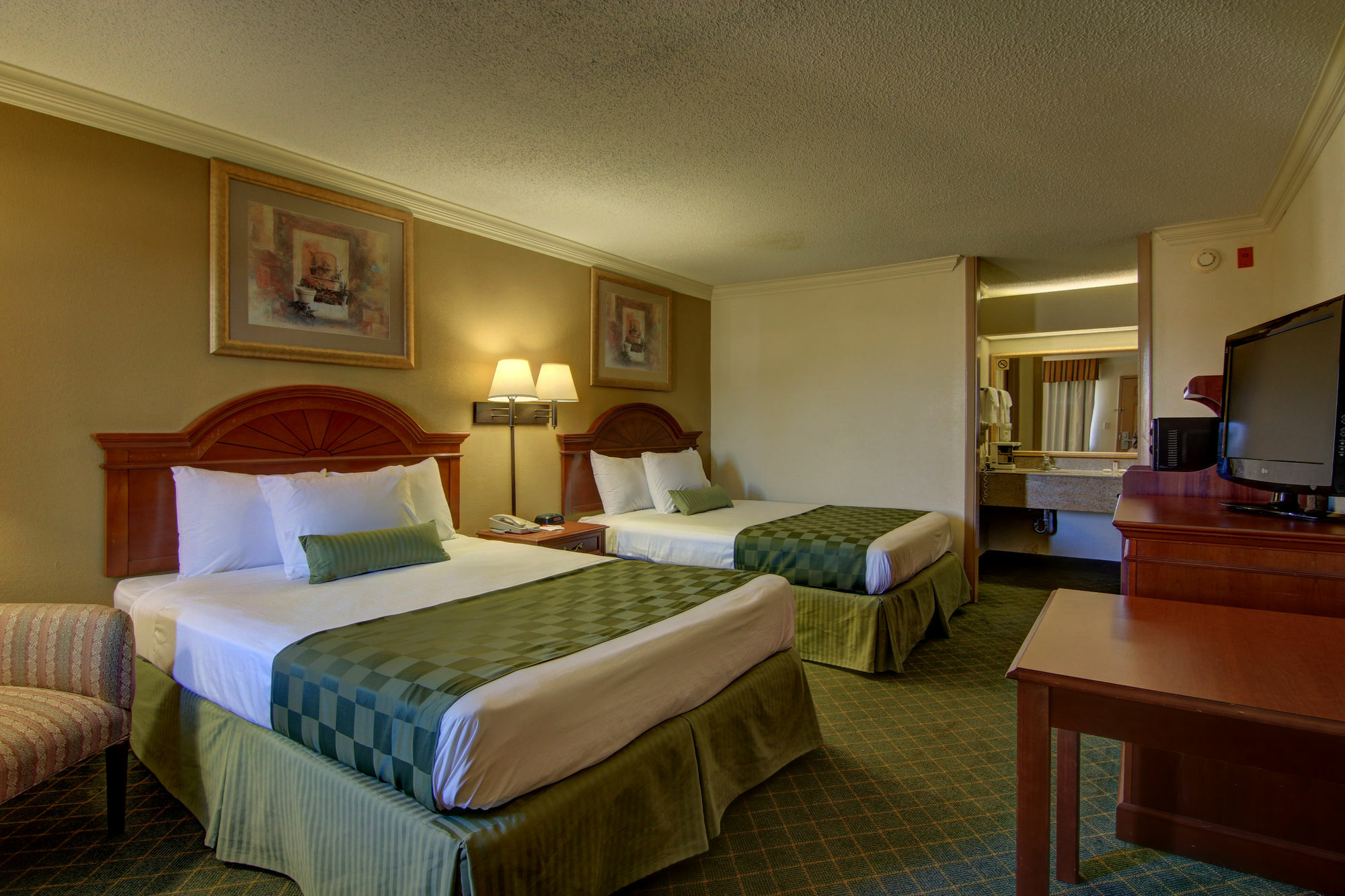 Hotel Ramada By Wyndham Macon Exterior foto